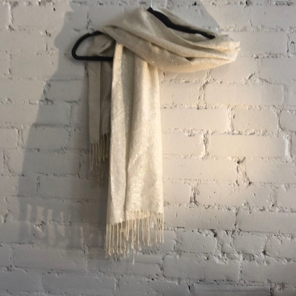 Sparkling Cream Scarf - Picture 3 of 7